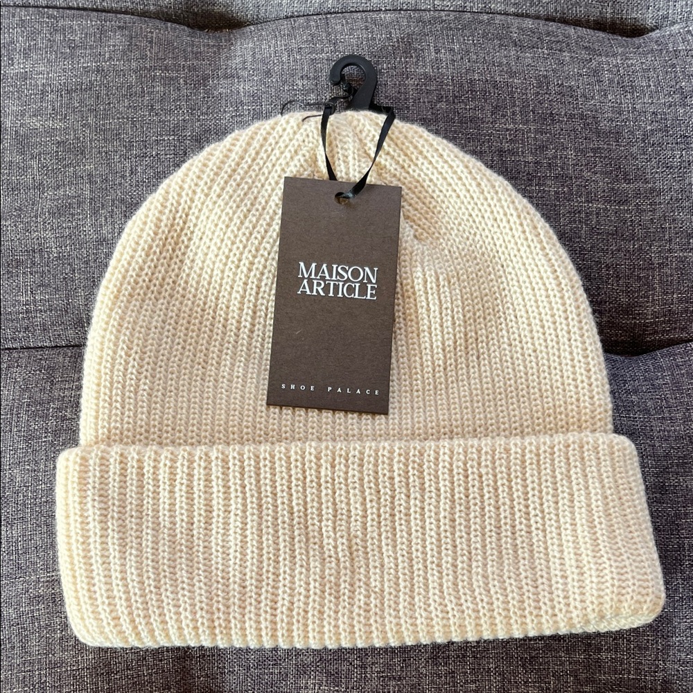 New with tags Maison Article Cream Knit Beanie